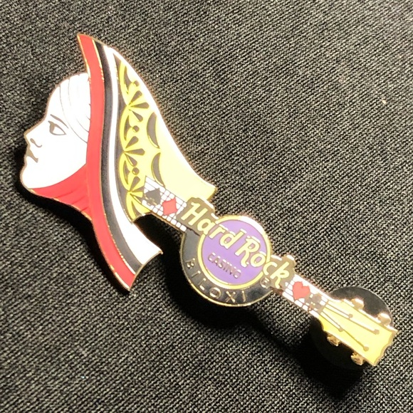 Pair of King & Queen Enamel Pins from Hardrock Casino Biloxi Mississippi. - Picture 3 of 10